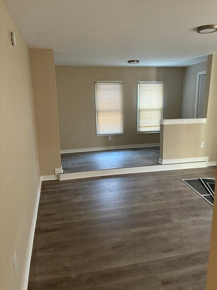 Luxury plank flooring - 322 N Tennessee Ave