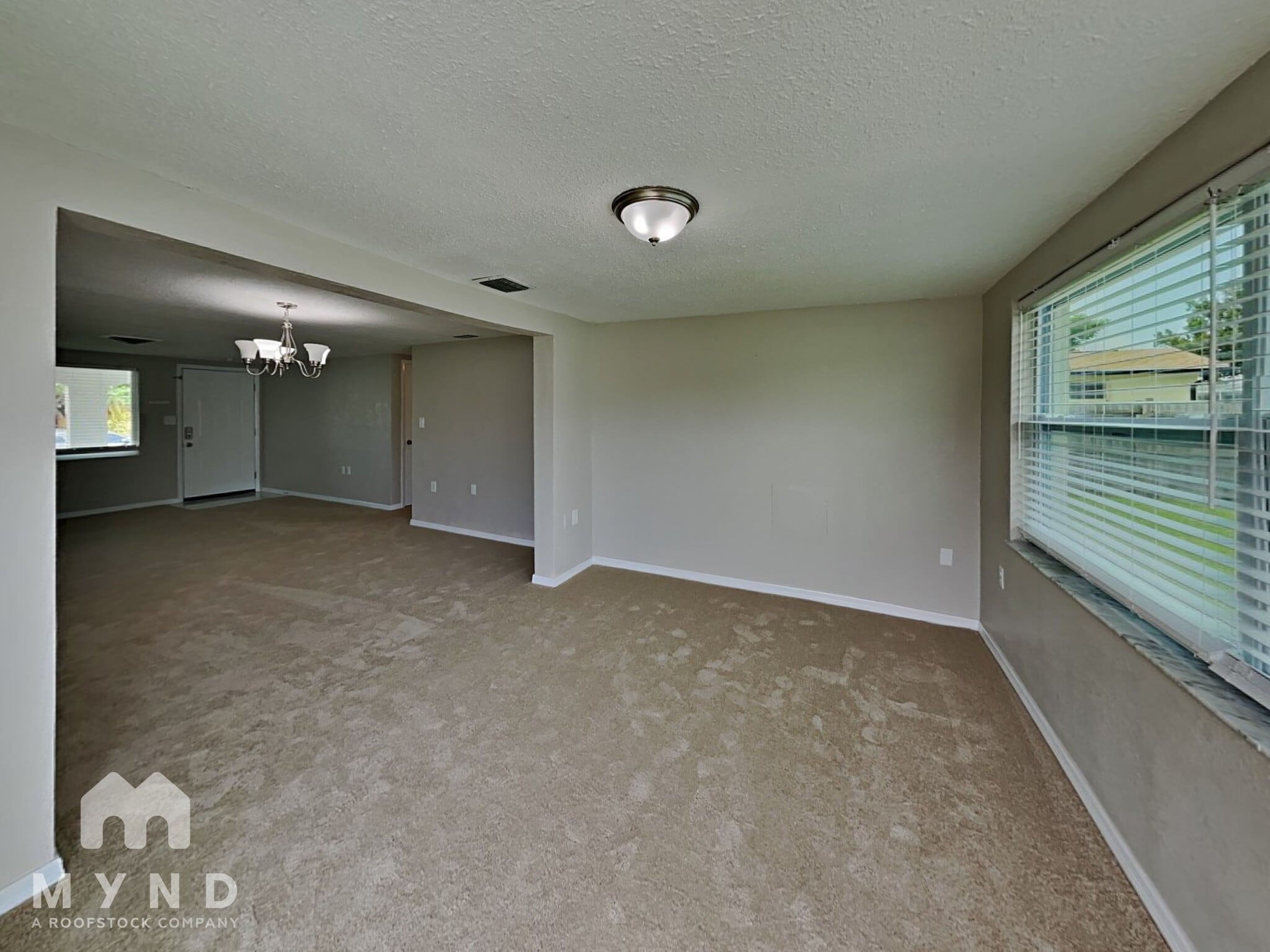 Building Photo - 9724 Lakeside Ln