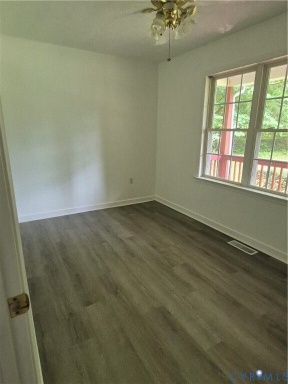 Building Photo - 6527 Lakeshore Dr