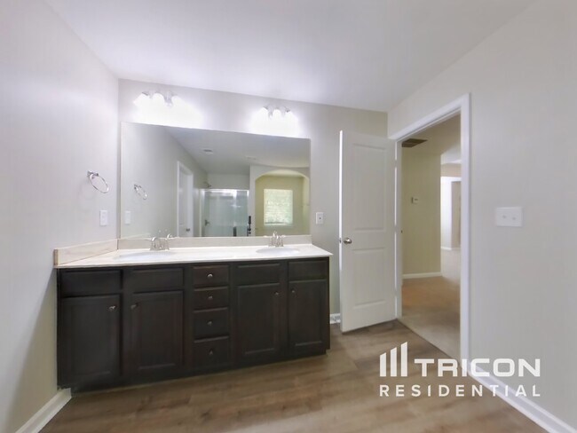 Building Photo - 4050 Tarnwood Pl