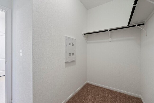 Building Photo - 149 Biscayne Dr