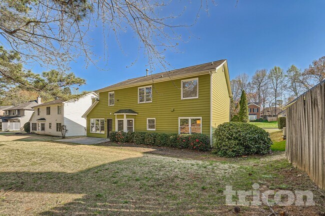 Building Photo - 10930 Pinehigh Dr