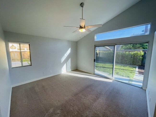 Building Photo - 28937 Biarritz Ct