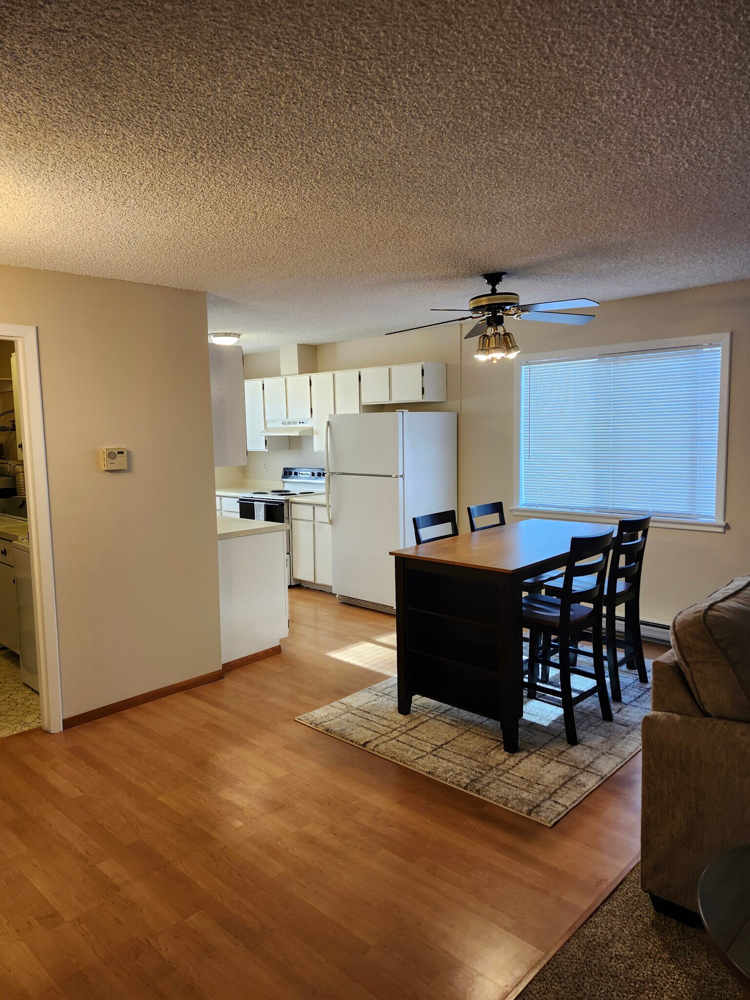 Building Photo - 2121 E Upriver Dr