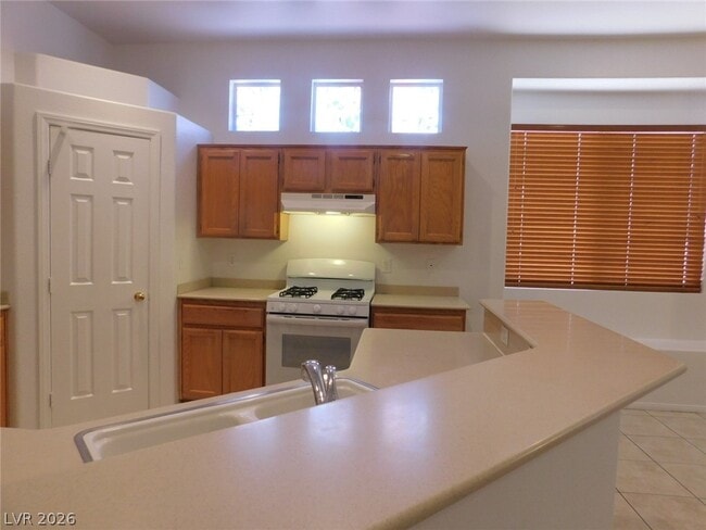 Building Photo - 1108 Coral Rainbow Ave