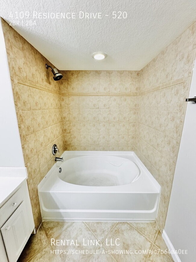 Building Photo - 4109 Residence Drive