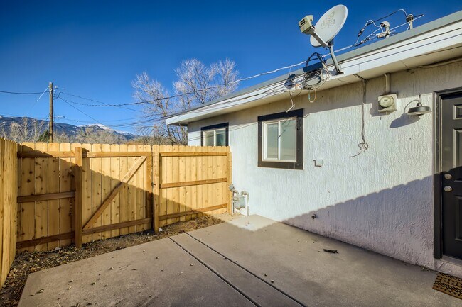 Building Photo - 940 S Arcadia St