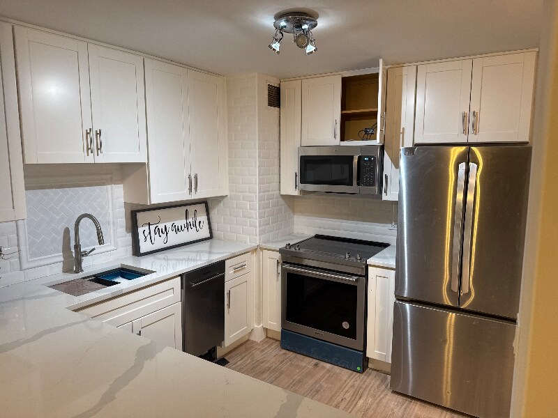 Building Photo - 1636 N Wells St