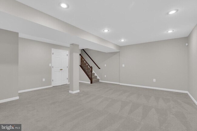 Building Photo - 46855 Willowood Pl