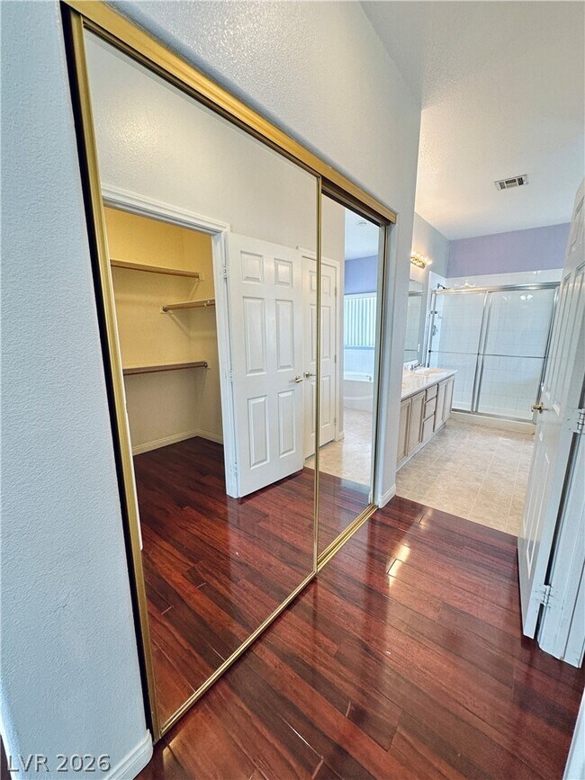 Building Photo - 7216 Winding Creek Dr