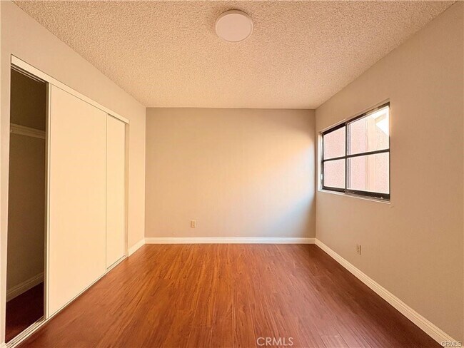Building Photo - 316 W Ave 38