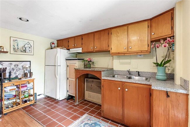 Building Photo - 74 3rd St