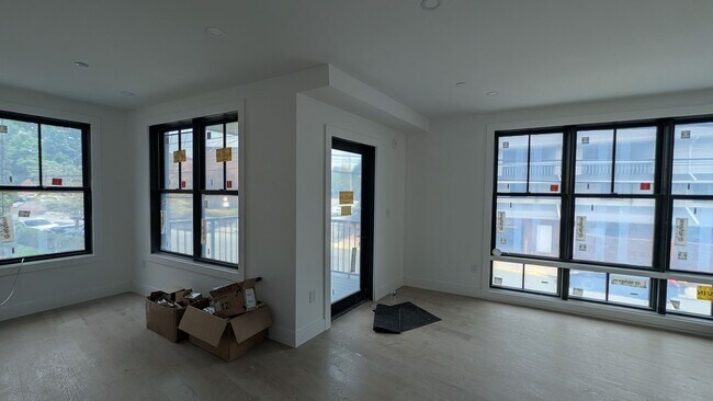 Building Photo - 86 Colborne Rd