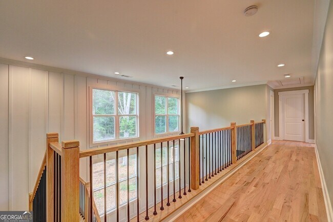 Building Photo - 375 Foster Dr