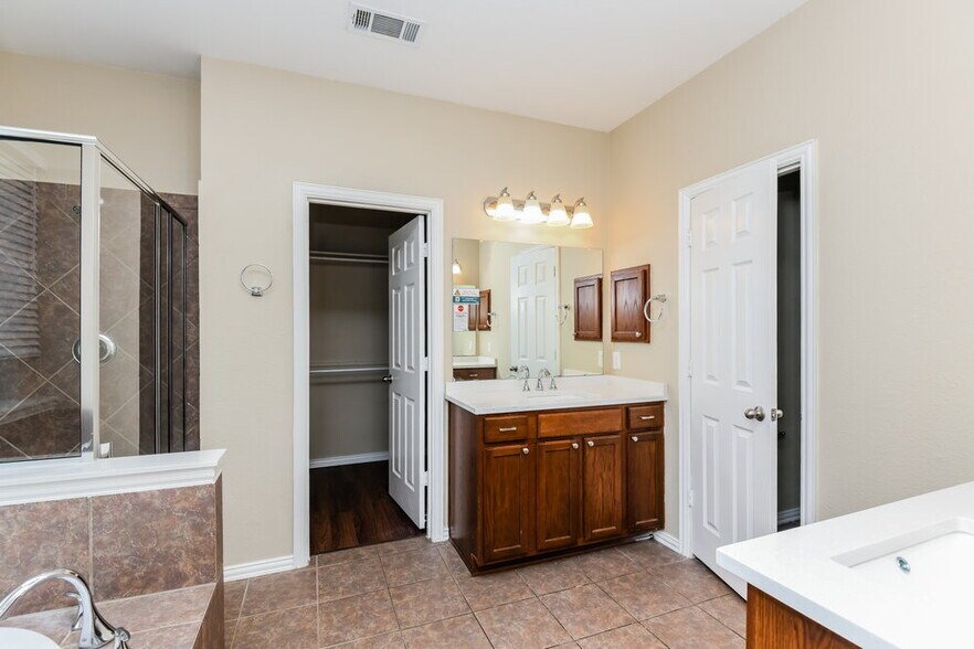 Building Photo - 12701 Campolina Way