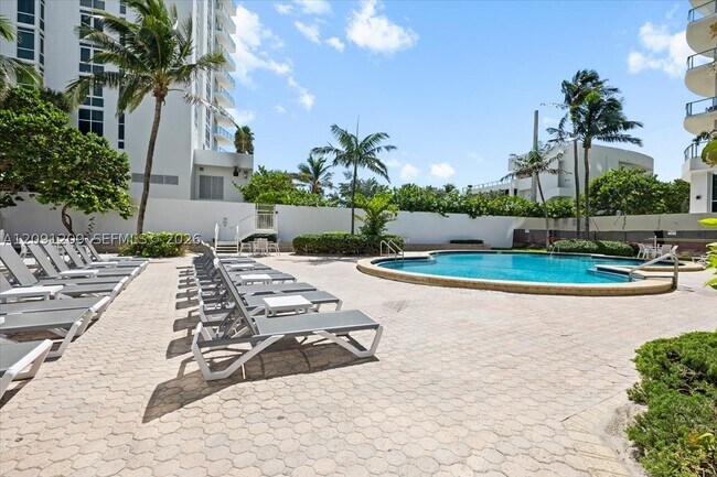 Building Photo - 4001 S Ocean Dr