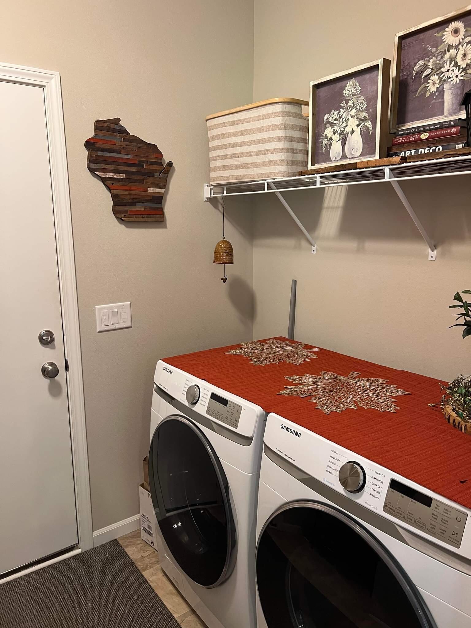 Washer & Dryer (included) - 1827 Waterfall Way