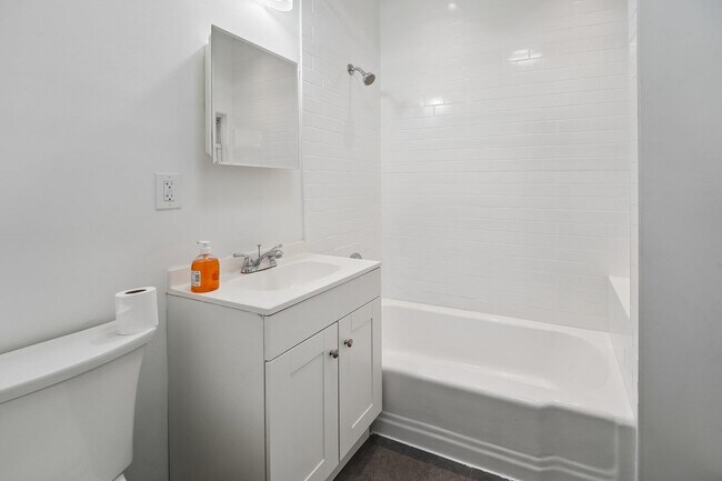 Building Photo - 154 W 29th St
