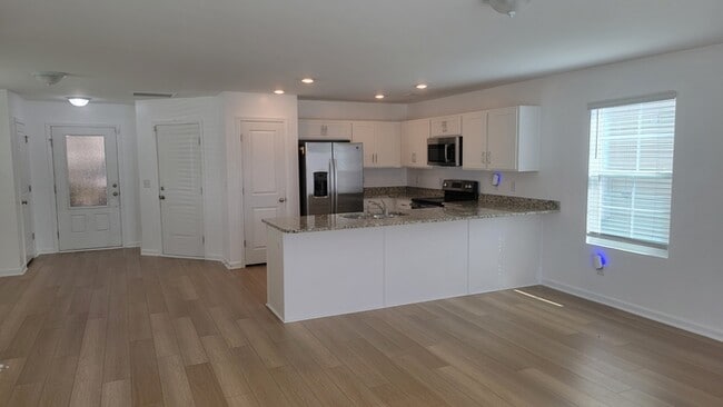 Building Photo - 426 Eclipse Ln