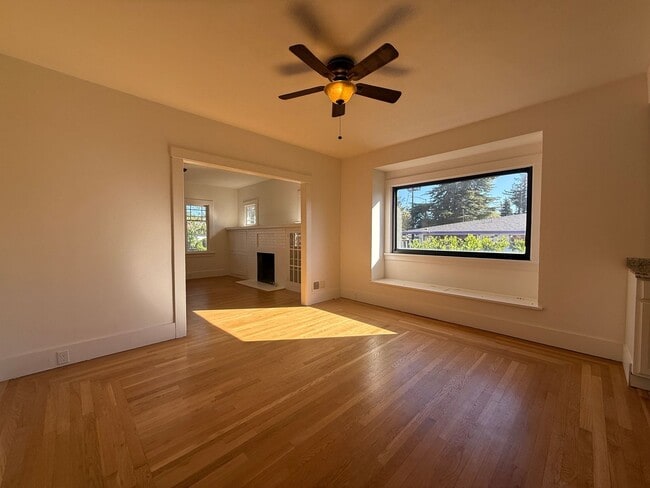 Building Photo - Charming Campbell 3 Bedroom 1 Bath Home with Backyard and Basement