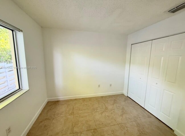 Building Photo - 14465 SW 139th Ave Cir E