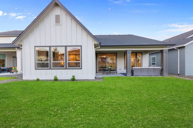 Building Photo - 1213 W Capstone Dr