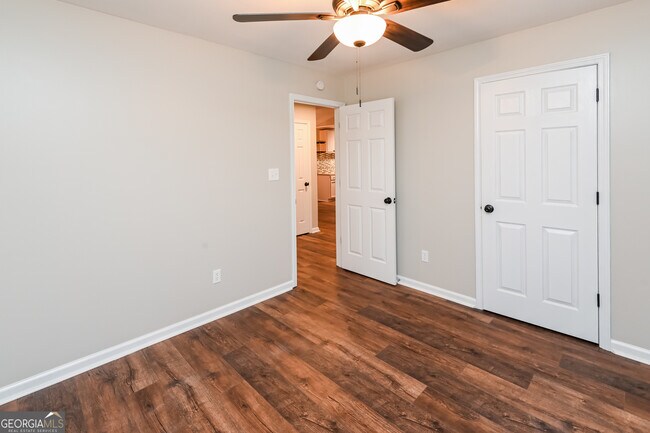 Building Photo - 377 Wesley Mill Pl