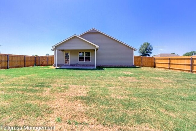 Building Photo - 4/2.5/2 New Construction in Broken Arrow!