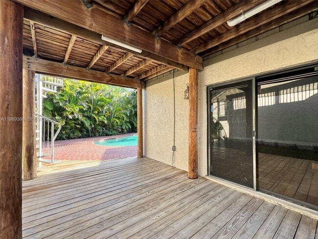 Building Photo - 7512 SW 95th Pl