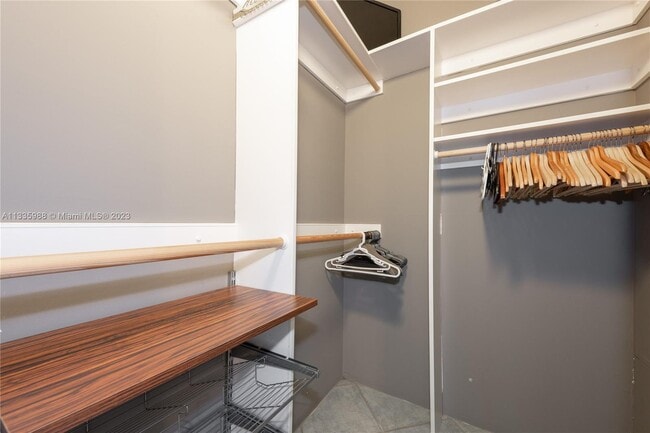 Building Photo - 888 Brickell Key Dr