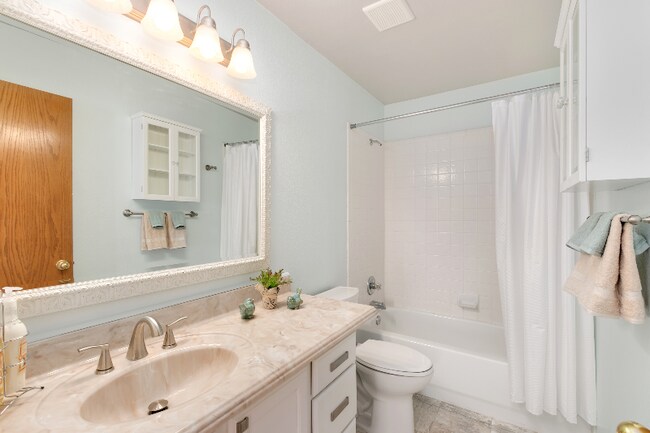 Building Photo - 2756 Arancia Dr