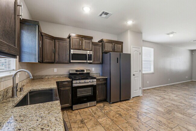 Building Photo - 10624 Hidden Chapel Pl