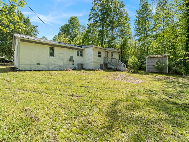 Building Photo - 128 Sunset Ln