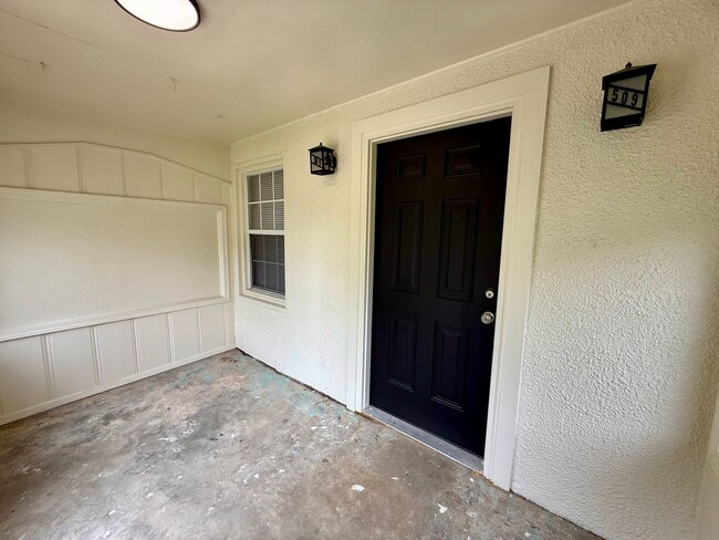 Building Photo - Welcome to this Beautiful Home in Downtown Paragould, AR!