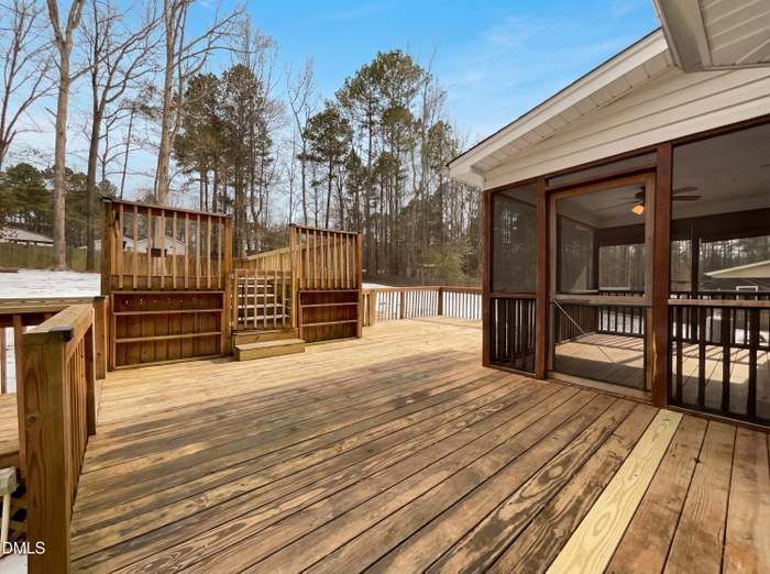 Building Photo - 100 Broken Lance Dr