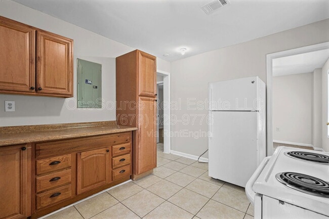Building Photo - 4211 Crestside Rdg SW