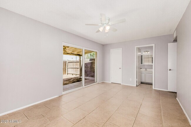 Building Photo - 11826 N 35th Ave