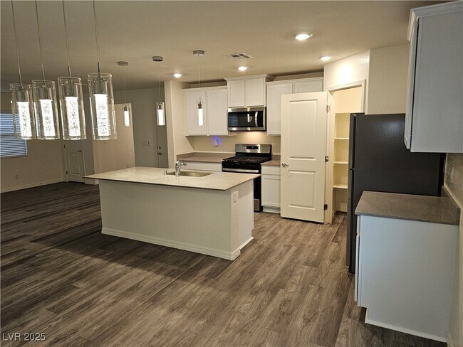 Building Photo - 6730 Warthog Ave