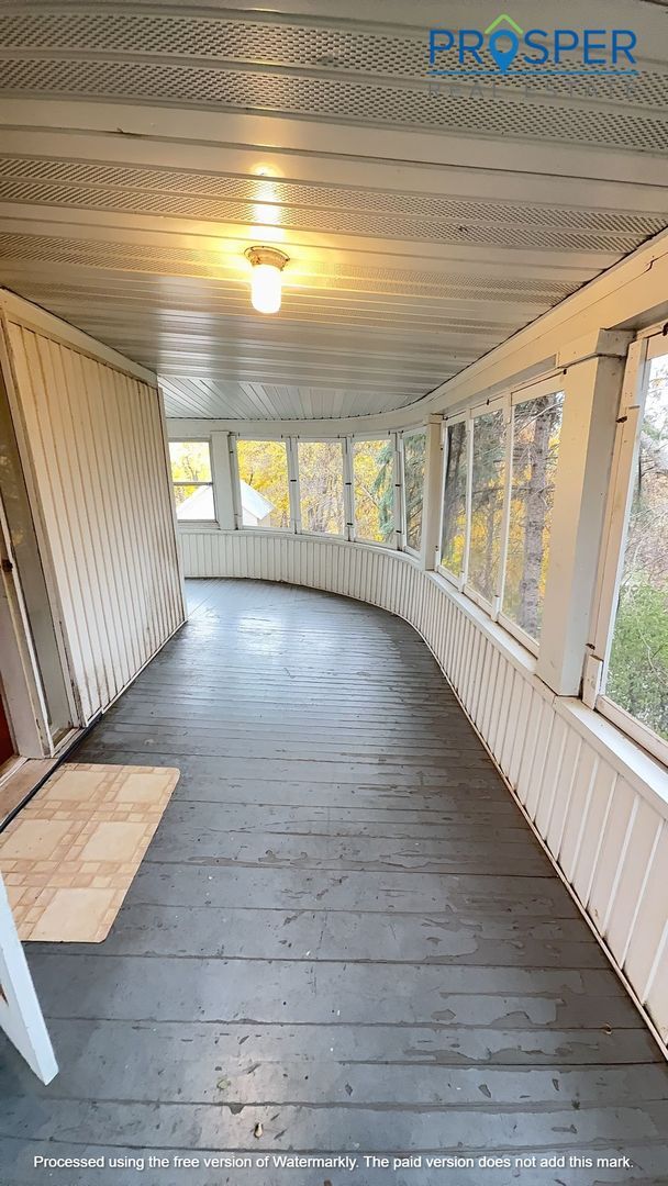 Building Photo - ST221X