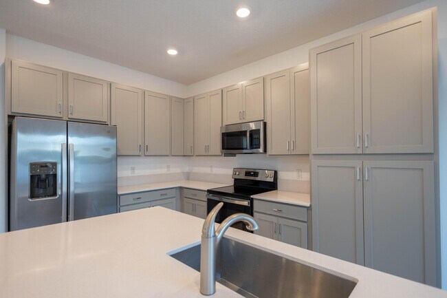 Building Photo - 4985 Navali Dr