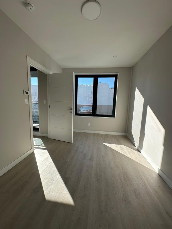 Building Photo - 132-47 Metropolitan Ave