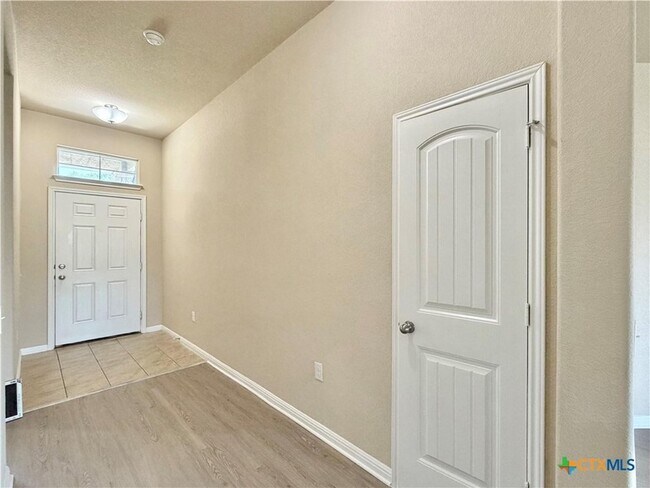 Building Photo - 1416 Fort Dessau Rd