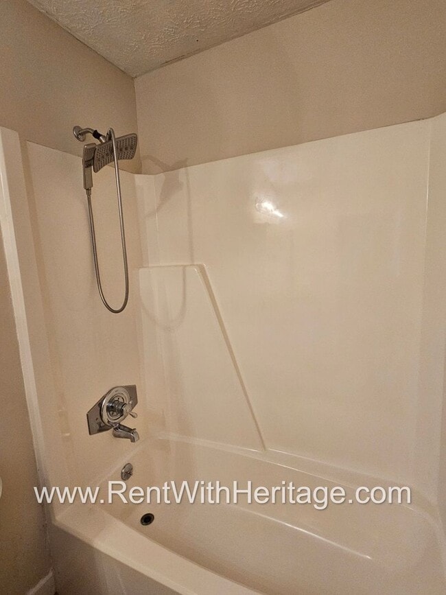 Building Photo - WOW! GORGEOUS HOME / PARTIAL FINISHED BASEMENT / RESORT STYLE POOL/ ALEXANDER HIGH SCHOOL