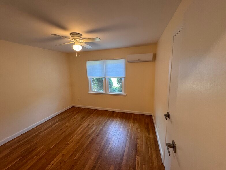 Building Photo - 47 Ashwood Cir