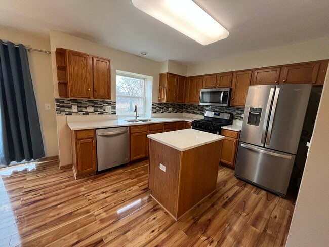 Building Photo - 2936 Deerpath Ln