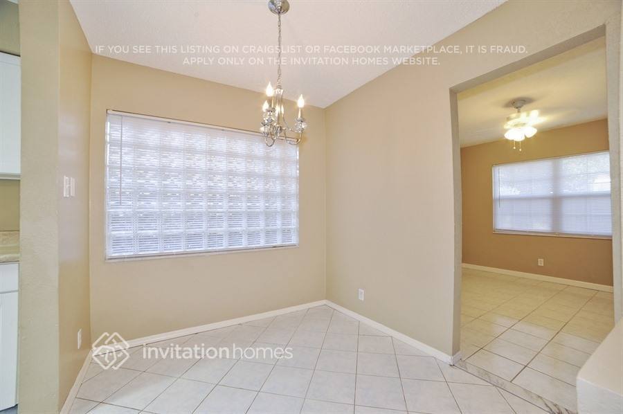Building Photo - 2213 Boxwood Way