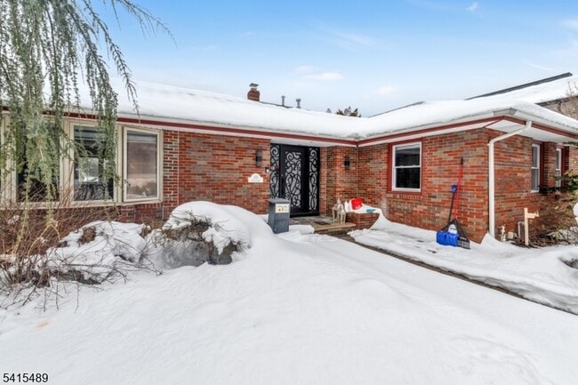 Building Photo - 475 Cedar Ln