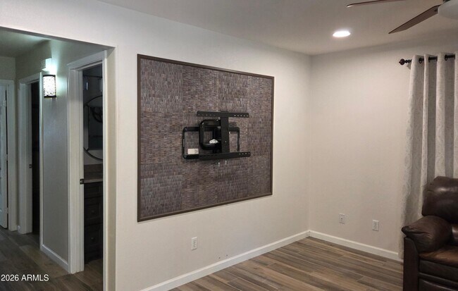 Building Photo - 3020 E Friess Dr