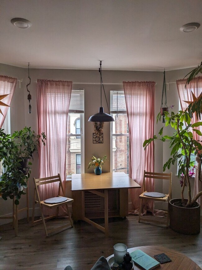 Building Photo - 721 S 4th St