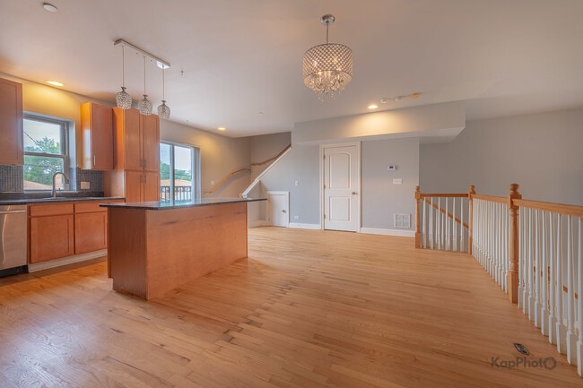Building Photo - 3607 W 53rd St